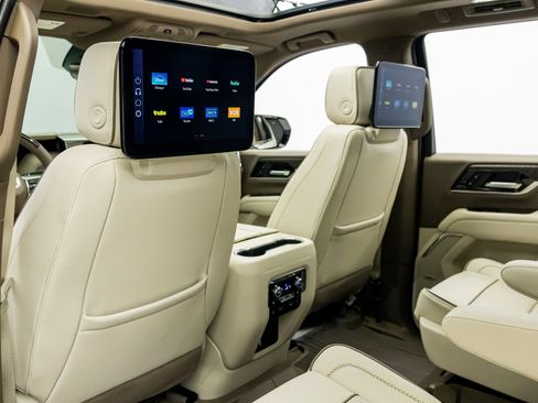 Used 2025 GMC Yukon Denali w/ Denali Reserve Package image 45