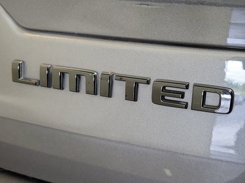 Used 2023 Jeep Grand Cherokee Limited w/ Black Appearance Package RWD image 7
