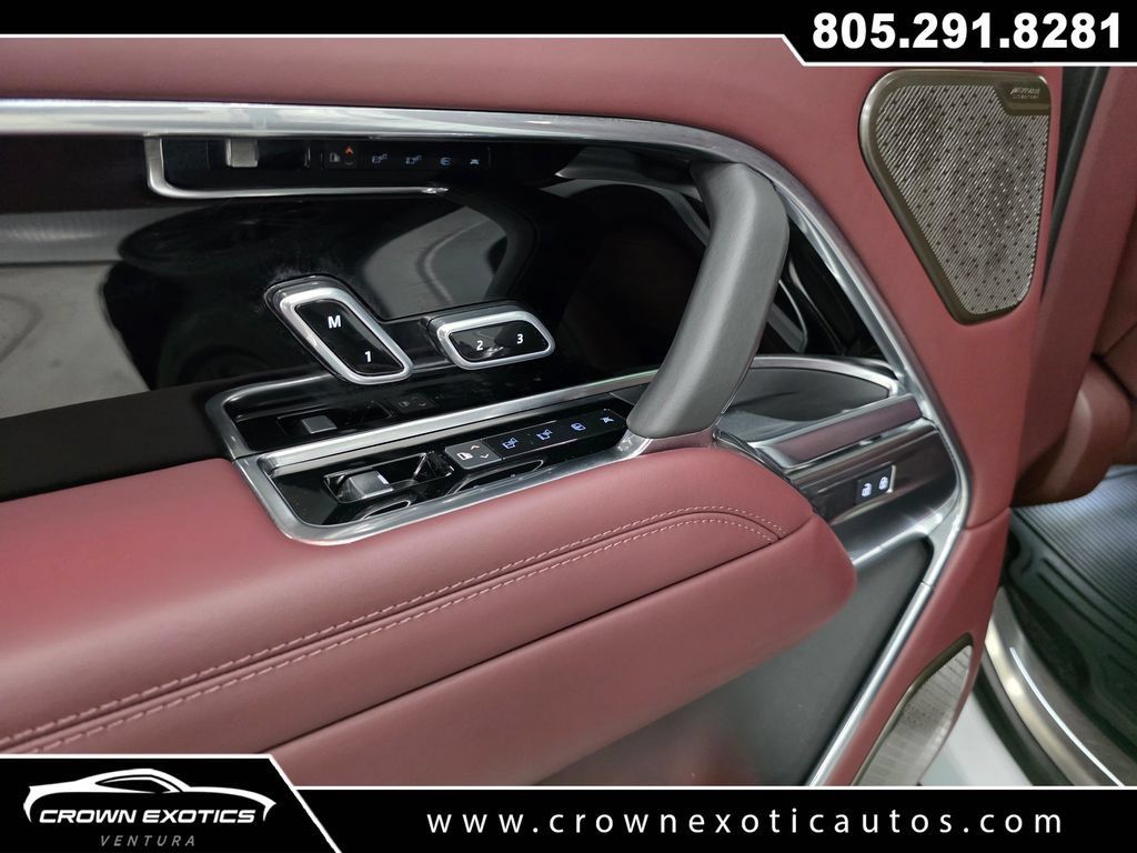 Used 2025 Land Rover Range Rover Autobiography AWD/4WD image 21