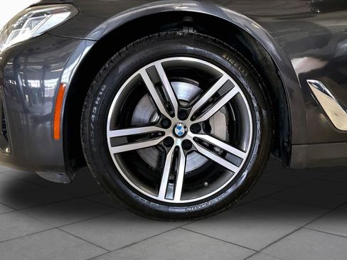Used 2023 BMW 530i xDrive w/ Premium Package AWD/4WD image 10
