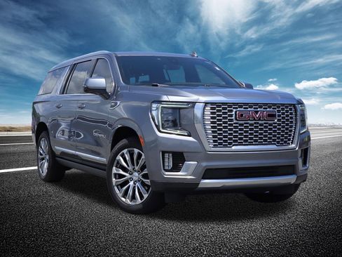 Used 2021 GMC Yukon XL Denali w/ Denali Premium Package RWD image 2