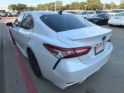 Used 2019 Toyota Camry XSE FWD image 9
