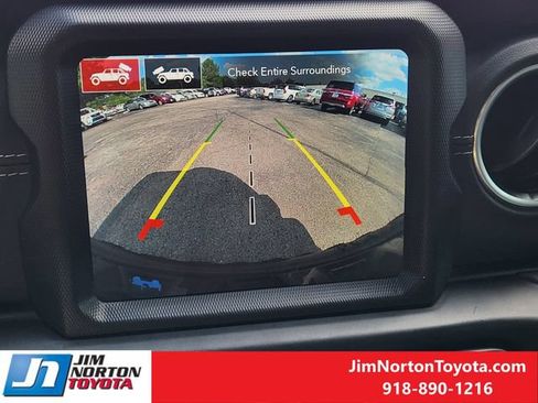 Used 2022 Jeep Wrangler Unlimited Sahara AWD/4WD image 18