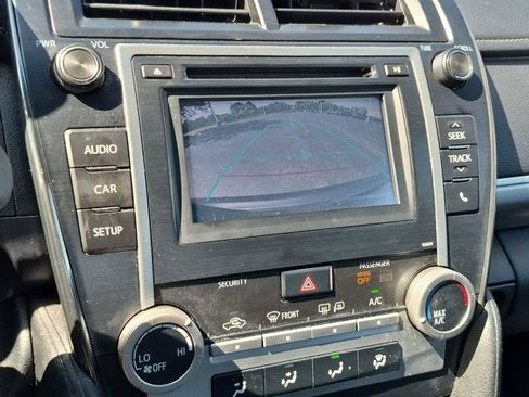 Used 2014 Toyota Camry SE FWD image 12