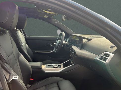 Used 2025 BMW 330i Sedan image 11