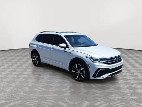 Used 2022 Volkswagen Tiguan SEL R-Line image 2