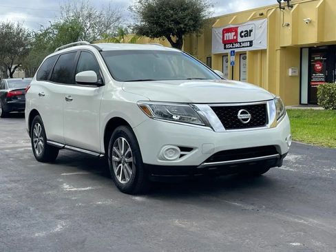 Used 2013 Nissan Pathfinder SV FWD image 4