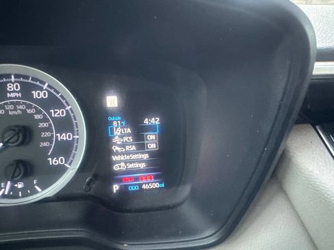 Used 2021 Toyota Corolla LE FWD image 35
