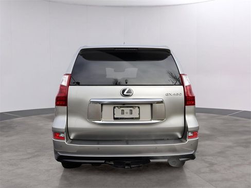 Used 2021 Lexus GX 460 Premium w/ Accessory Package image 6