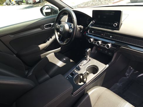 Used 2024 Honda Civic Sport image 12
