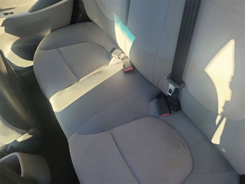 Used 2012 Hyundai Accent GS image 9