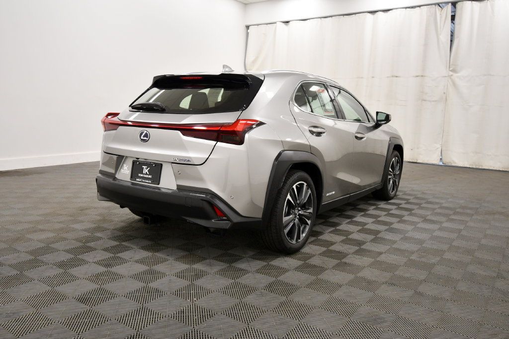 Used 2019 Lexus UX 250h w/ Premium Package AWD/4WD image 8