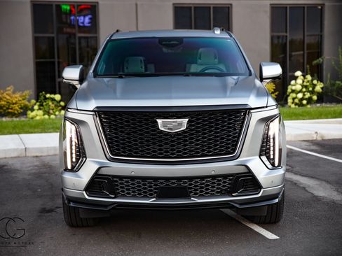 Used 2025 Cadillac Escalade V w/ LPO, ONYX Package AWD/4WD image 20