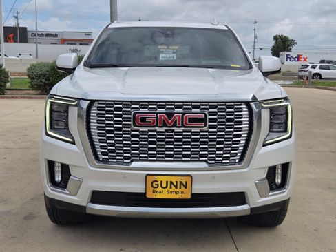 Used 2022 GMC Yukon XL Denali AWD/4WD image 2