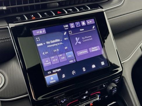 New 2025 Jeep Grand Cherokee Altitude image 17