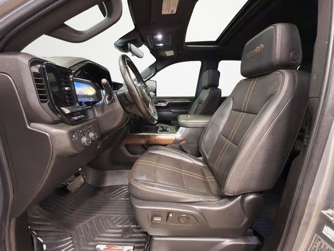 Used 2024 Chevrolet Silverado 2500 High Country w/ High Country Premium Package AWD/4WD image 15