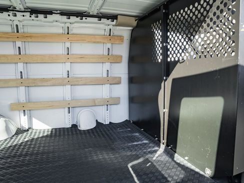 Used 2023 GMC Savana 2500 image 36