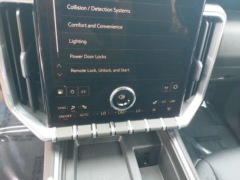 Used 2025 GMC Acadia Elevation w/ Elevation Premium Package FWD image 23