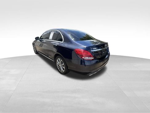 Used 2017 Mercedes-Benz C 300 4MATIC Sedan image 4