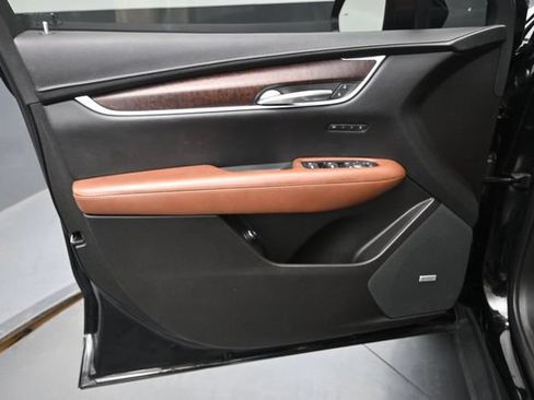 Used 2022 Cadillac XT5 Sportv w/ LPO, ONYX Package AWD/4WD image 12