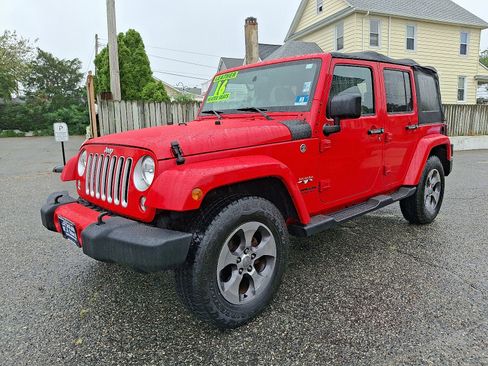Used 2016 Jeep Wrangler Unlimited Sahara w/ Dual Top Group AWD/4WD image 3
