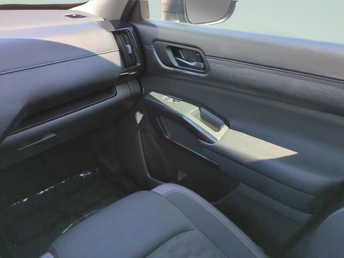 Certified 2025 Nissan Pathfinder SV AWD/4WD image 22