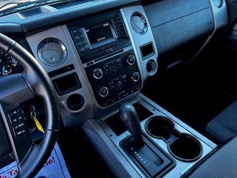 Used 2017 Ford Expedition XLT image 40