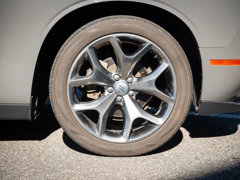 Used 2017 Dodge Challenger SXT image 27