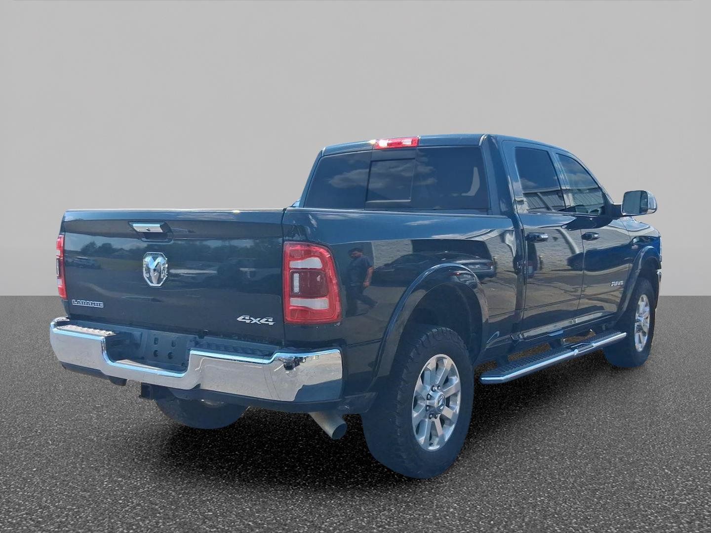 Used 2022 RAM 3500 Laramie AWD/4WD image 4