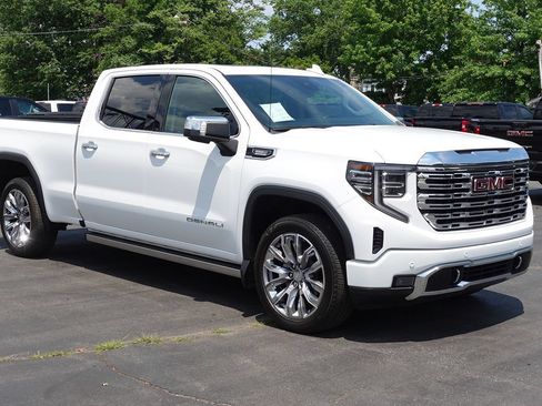 Used 2024 GMC Sierra 1500 Denali w/ Denali Reserve Package AWD/4WD image 4