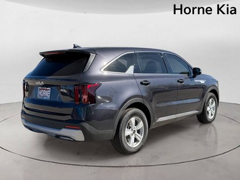 New 2026 Kia Sorento LX FWD image 4