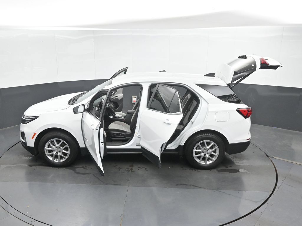 Used 2023 Chevrolet Equinox LT w/ Driver Convenience Package AWD/4WD image 48