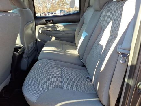 Used 2014 Toyota Tacoma 4x4 Double Cab w/ SR5 Package image 10