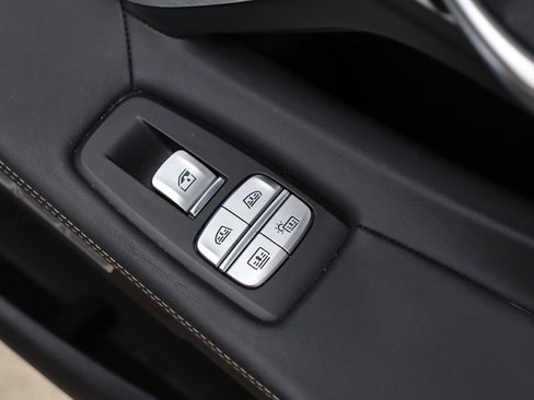 Used 2018 BMW 750i image 52