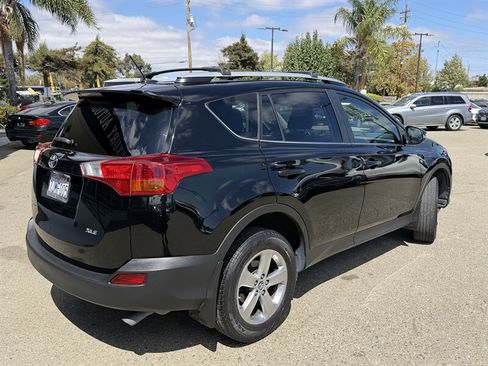 Used 2015 Toyota RAV4 XLE FWD image 7