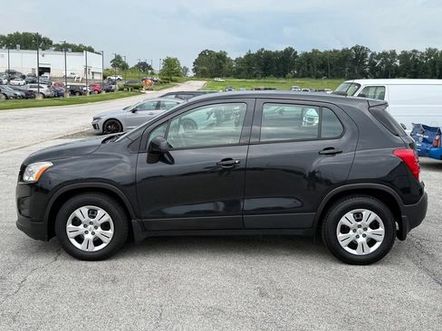 Used 2016 Chevrolet Trax LS w/ LPO, Protection Package FWD image 4