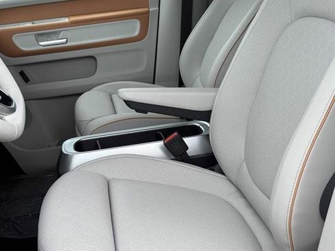 New 2025 Volkswagen ID. Buzz 1st Edition image 23