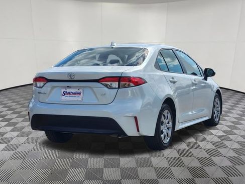 Used 2025 Toyota Corolla LE FWD image 4