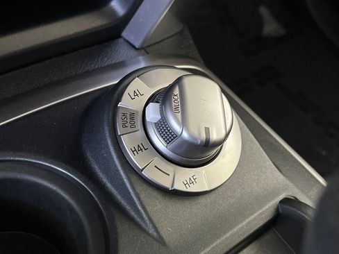 Used 2019 Toyota 4Runner Limited AWD/4WD image 33