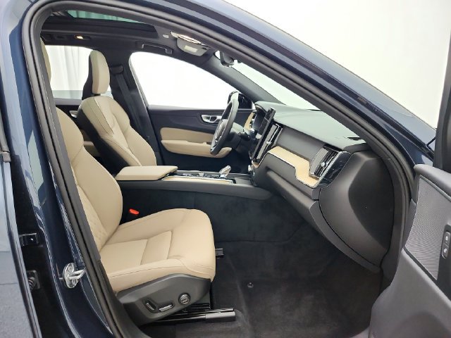 New 2026 Volvo XC60 B5 Plus w/ Climate Package AWD/4WD image 18