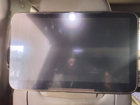 Used 2021 Chevrolet Suburban Z71 w/ Z71 Off-Road Package image 37