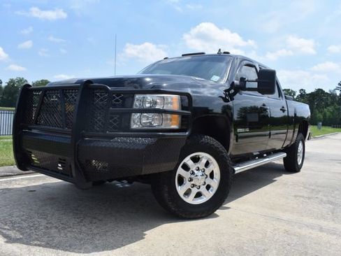 Used 2014 Chevrolet Silverado 2500 LTZ w/ LTZ Plus Package AWD/4WD image 5