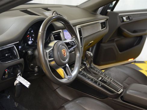 Used 2018 Porsche Macan image 27