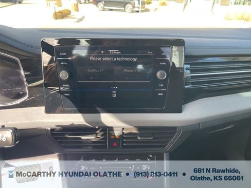 Used 2025 Volkswagen Jetta SE image 9