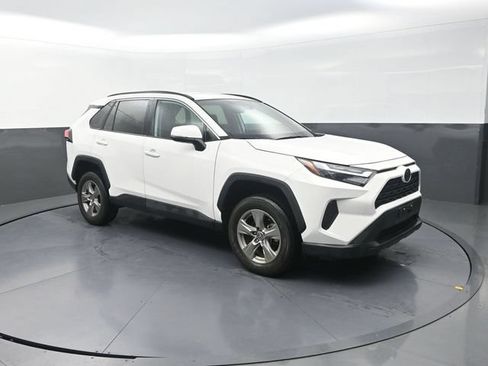 Used 2024 Toyota RAV4 XLE FWD image 10