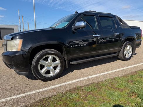 Used 2008 Chevrolet Avalanche LT image 3