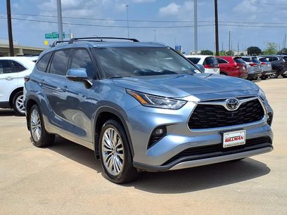 Used 2024 Toyota Highlander Platinum