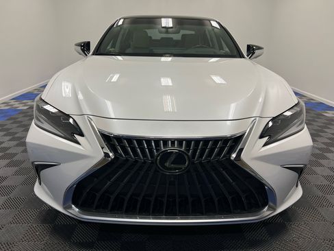 Used 2022 Lexus ES 350 Ultra Luxury image 3