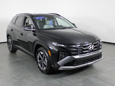 Certified 2025 Hyundai Tucson SEL image 13