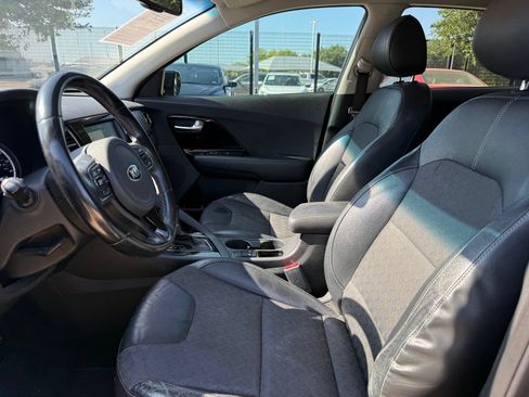Used 2018 Kia Niro EX w/ EX Touring Graphite Edition FWD image 11